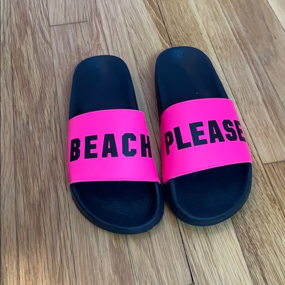 Pink brand slides 😘